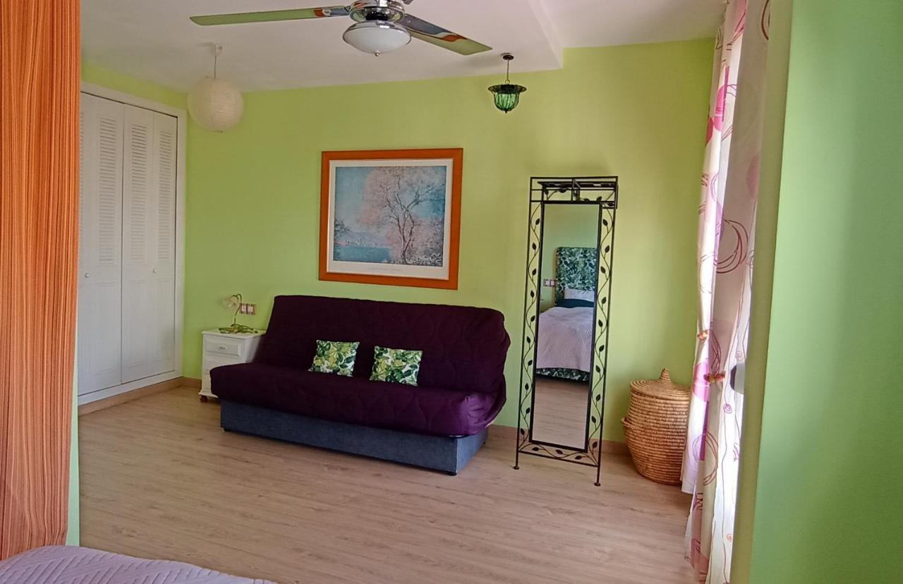 Bungalow Con Encanto, 100M2, A 800 M De La Playa Ел Кампело Екстериор снимка